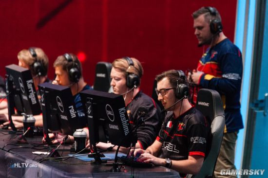 教练将其换 教练将其换