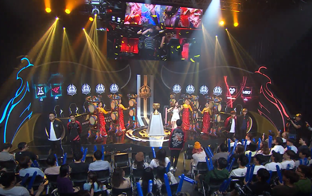 而在提前两 而在提前两