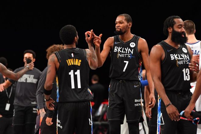 雄鹿对阵尼 雄鹿对阵尼