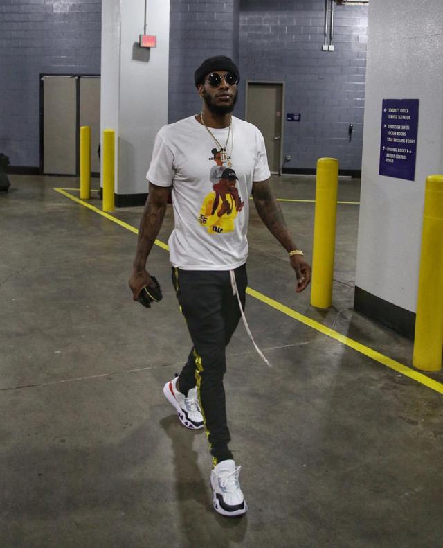 堪萨斯皇家队乔治·布瑞特在“松焦油事件”中因本垒打被取消而暴怒，成为史上经典画面